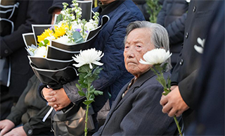 南京大虐殺犠牲者の家族祭祀活動開催　江蘇省南京市
