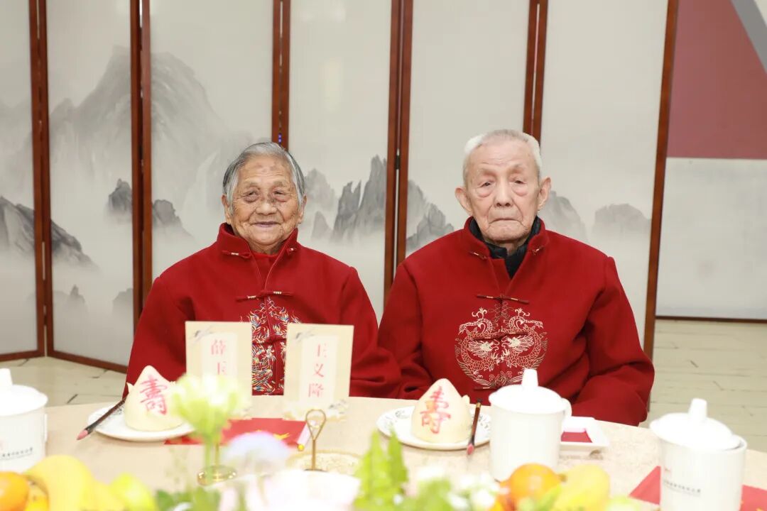 铭记历史记忆 百岁南京大屠杀幸存者共度重阳节