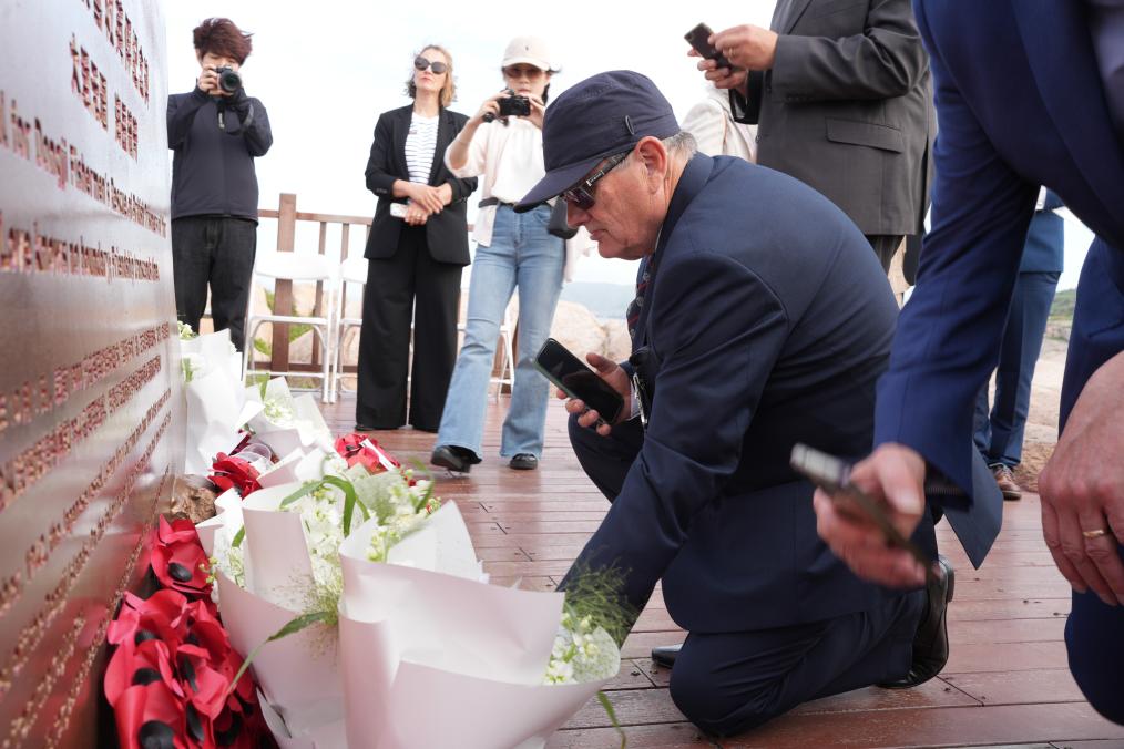 沉没于此，铭记于斯——“里斯本丸”号英军战俘后代探访中国东极岛