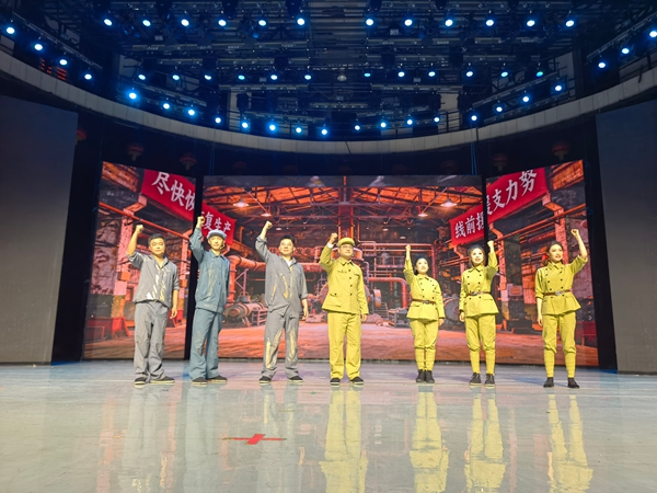 “东北小延安”佳木斯红色故事会演出现场。安晓峰摄