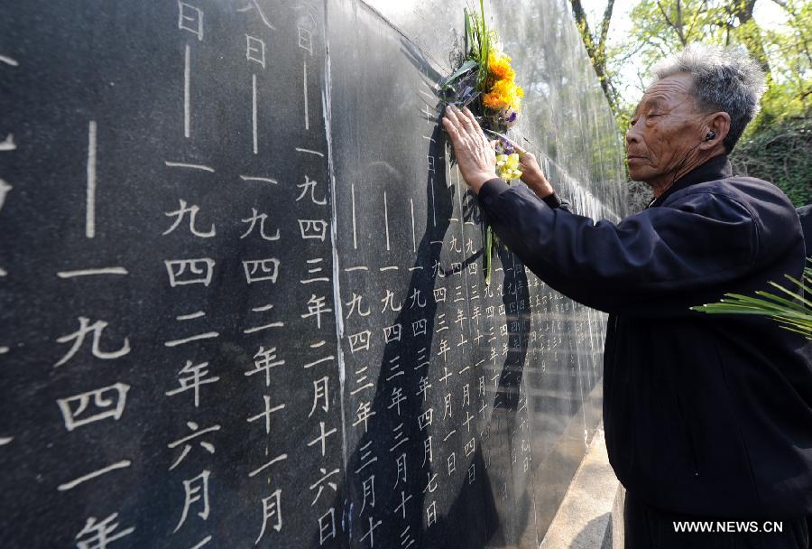 CHINA-NANJING-QINGMING FESTIVAL-WWII-AIR FORCE HEROES-MEMORIAL CEREMONY (CN)