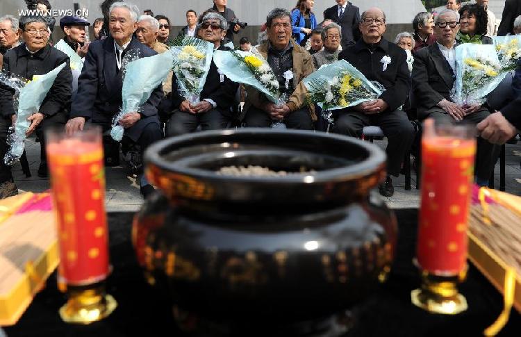 CHINA-NANJING-QINGMING FESTIVAL-NANJING MASSACRE-MEMORIAL CEREMONY (CN) 